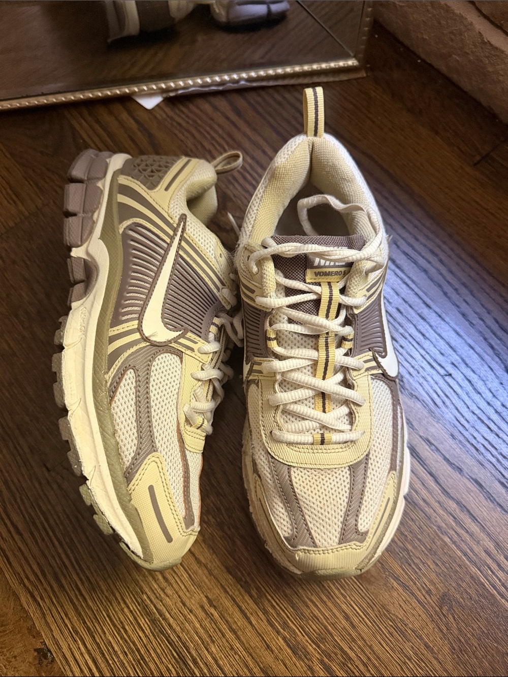 Nike Women’s Cream and Tan Vomero Sneakers